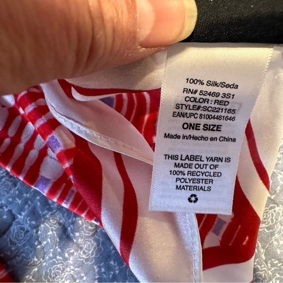 Scoop Scarf Silk Red & White Holiday Sweetheart Accessory Large 34” Square - Picture 4 of 7